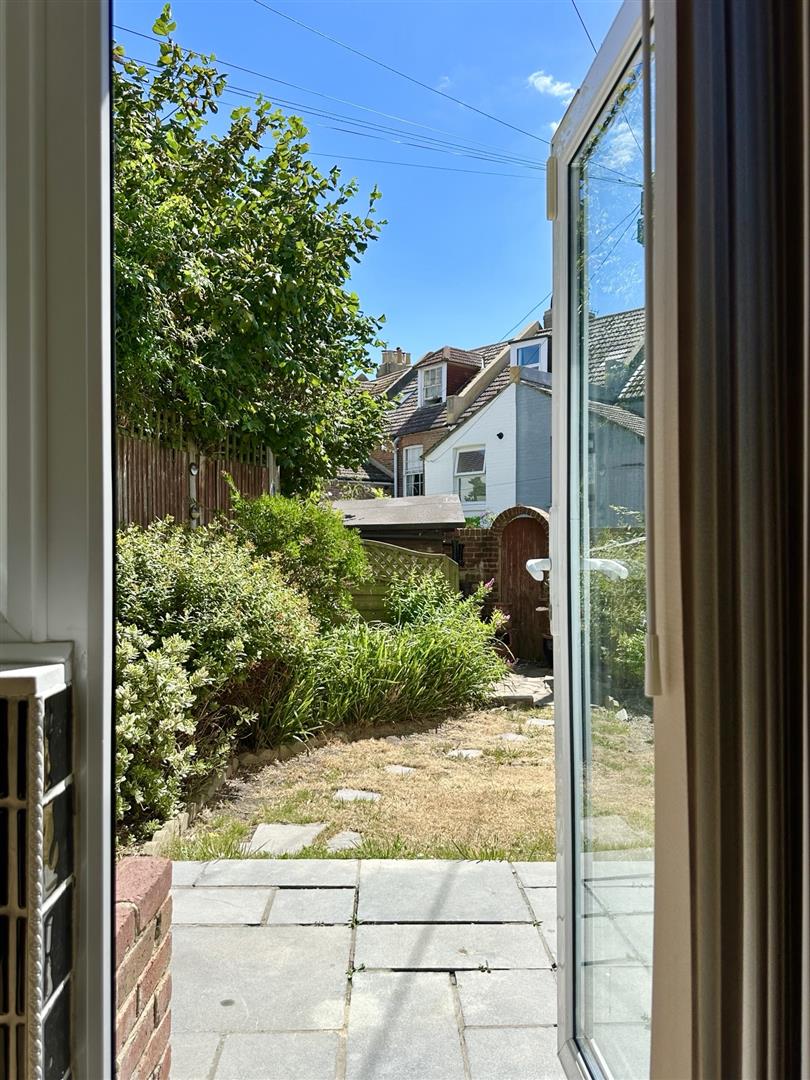4 bed property in Mount Pleasant Road, Hastings